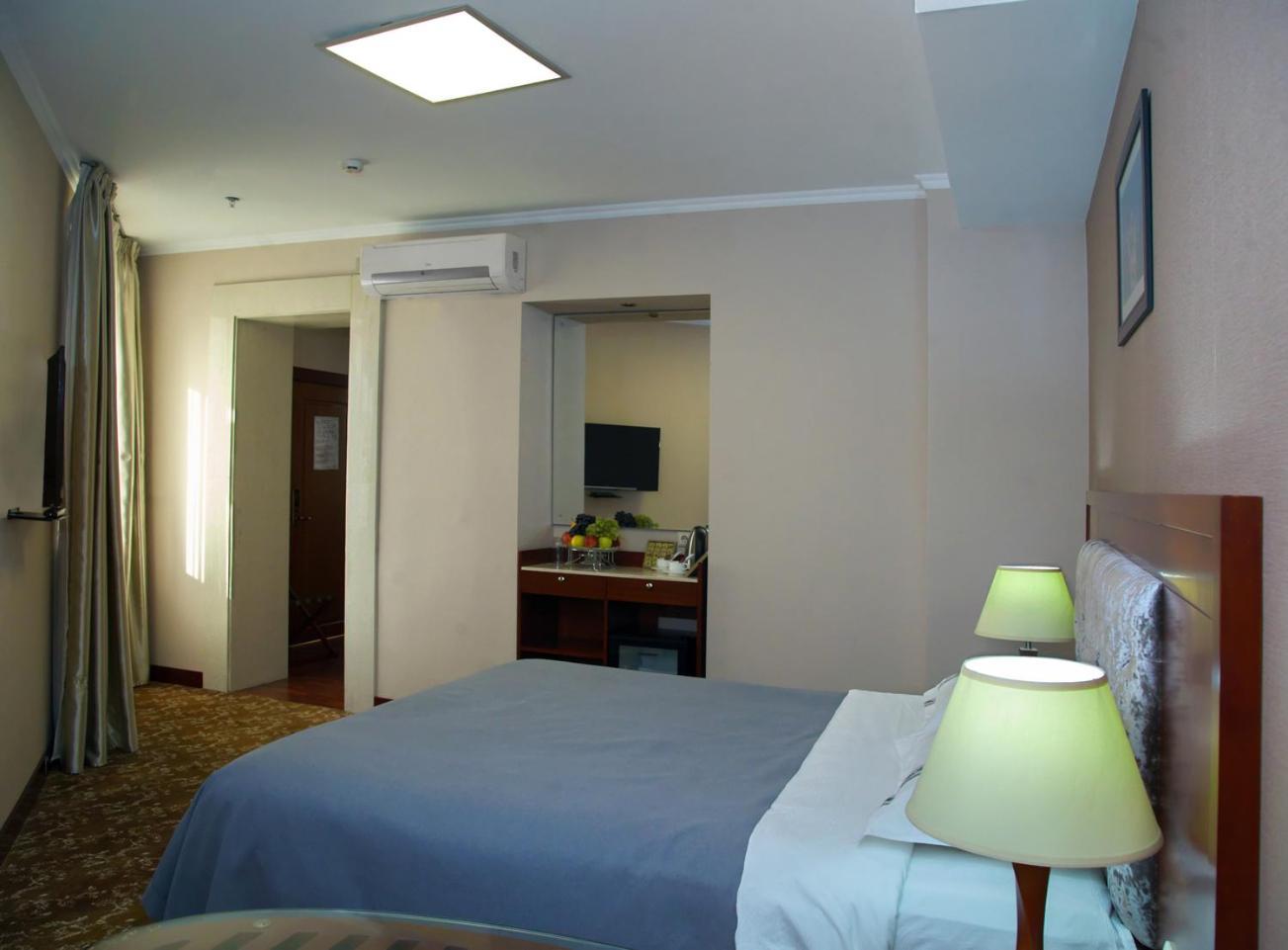 Grand Voyage Hotel Almaty Exterior foto
