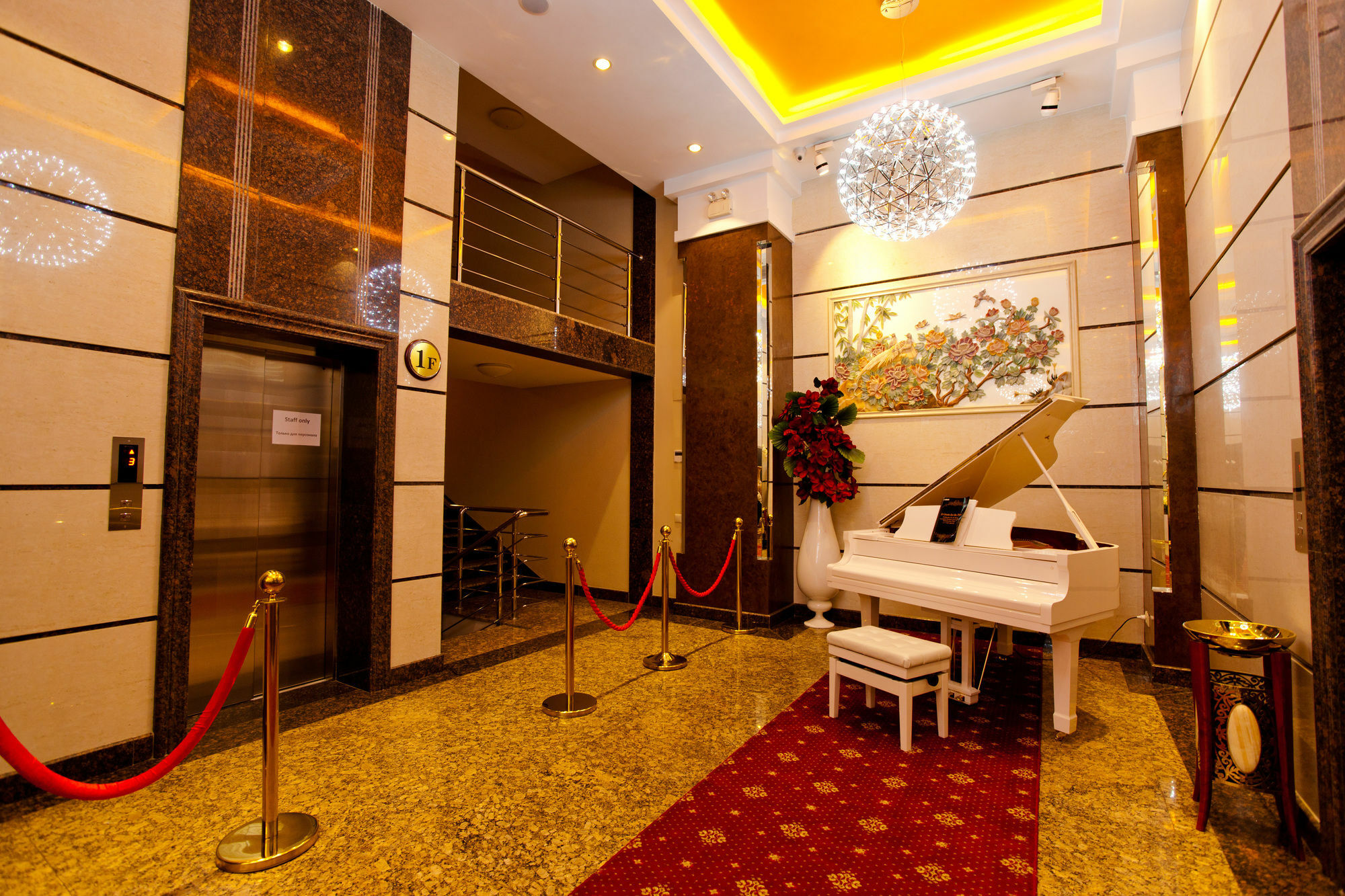 Grand Voyage Hotel Almaty Exterior foto